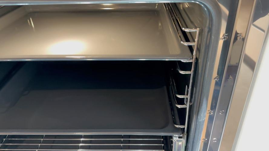 不锈钢可以进烤箱吗